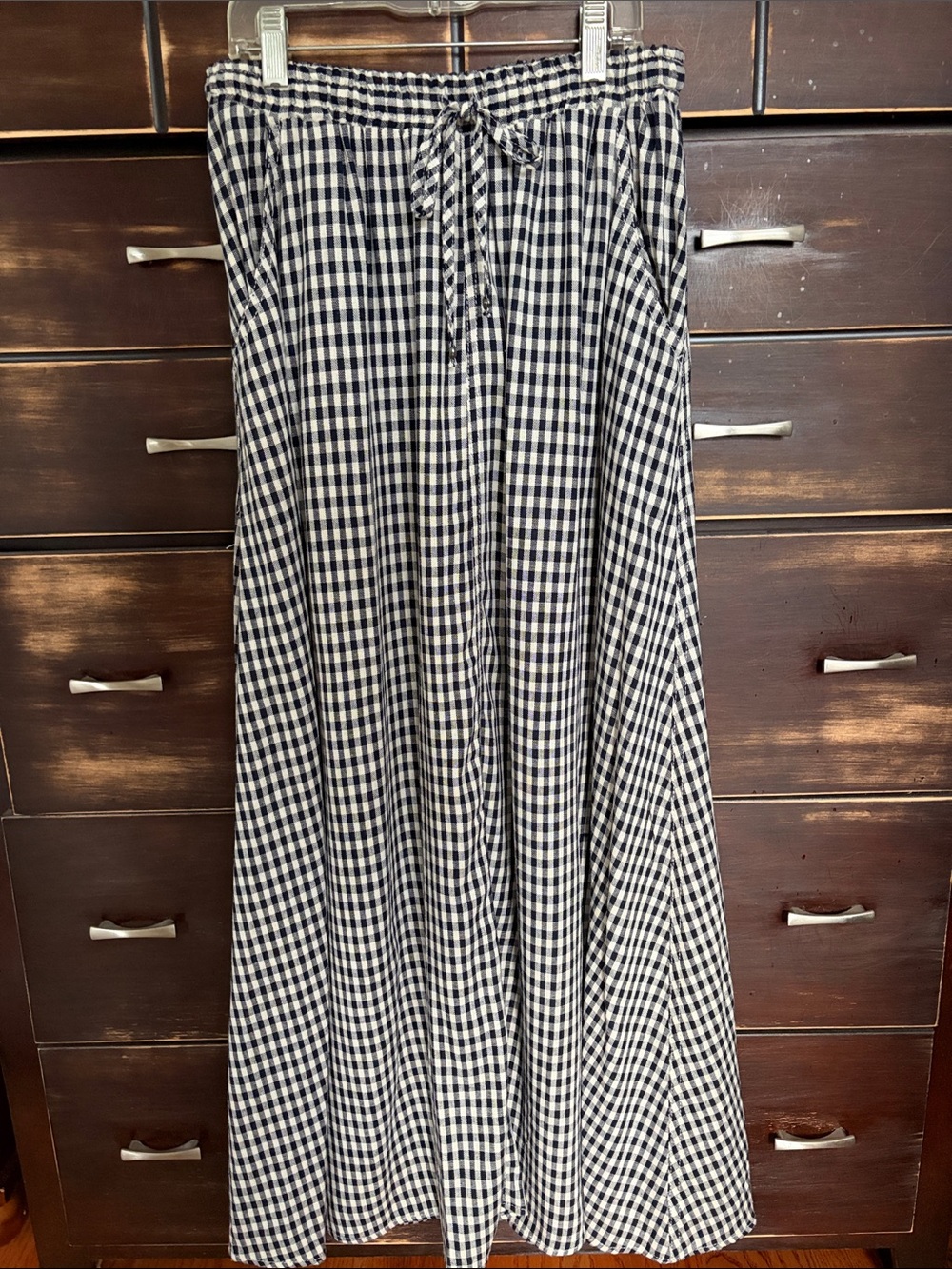 Max Studio skirt, navy bwhite/ Size XS